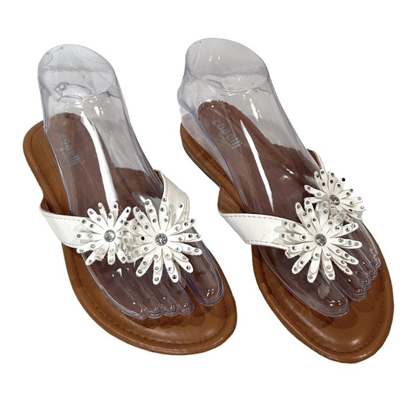 Capelli New York Women’s Thong White/Rhinestone Flower Sandal Size-6 GUC - Picture 3 of 7